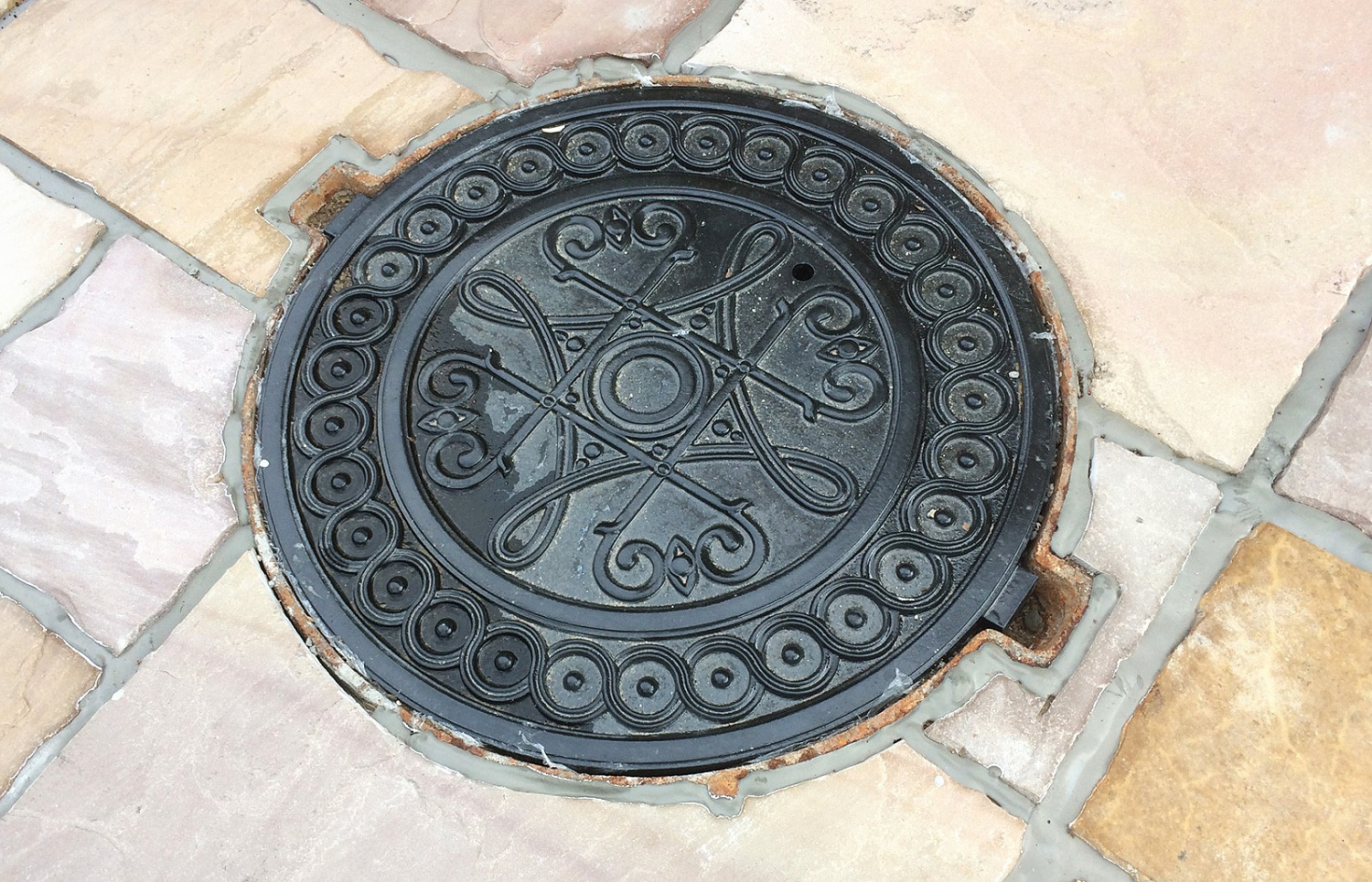 Декоративные крышки люка